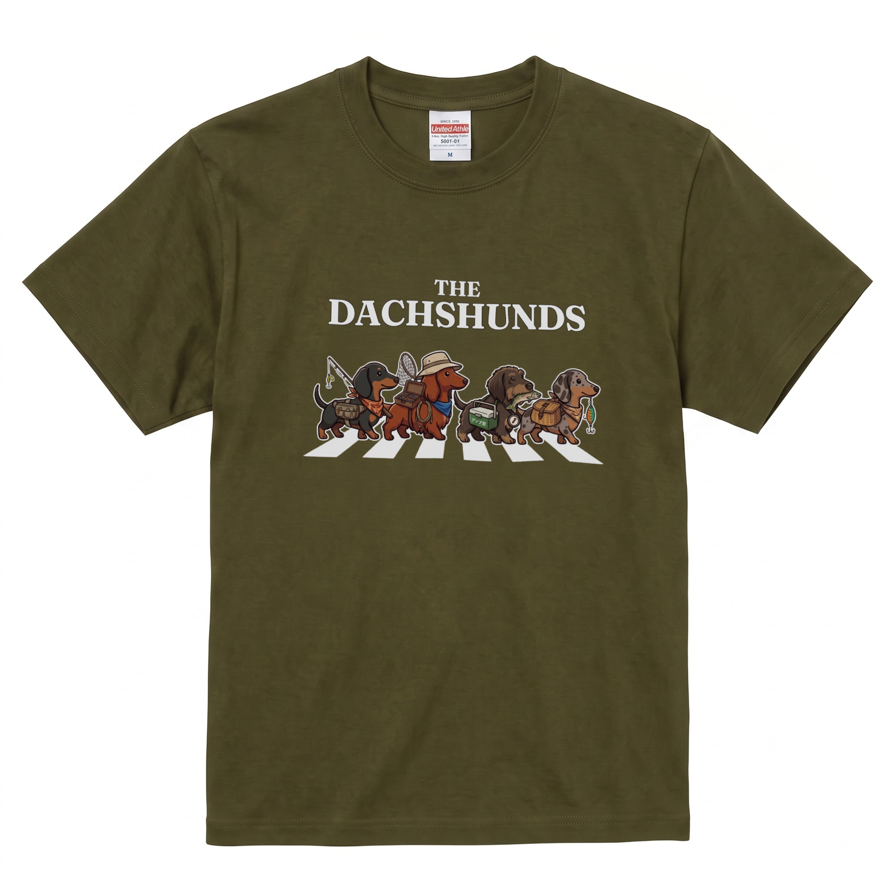 THE DACHSHUNDS | 横断歩道 ゆるかわ ダックスフンド フィッシング パロディTシャツ【愛犬家・釣り好き・アウトドア・ギフトに最適】
